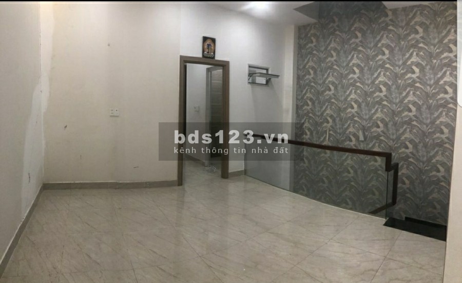 Cho thuê nhà 1 trệt + 1 lầu mặt tiền đường số Tân Quy, Quận 7