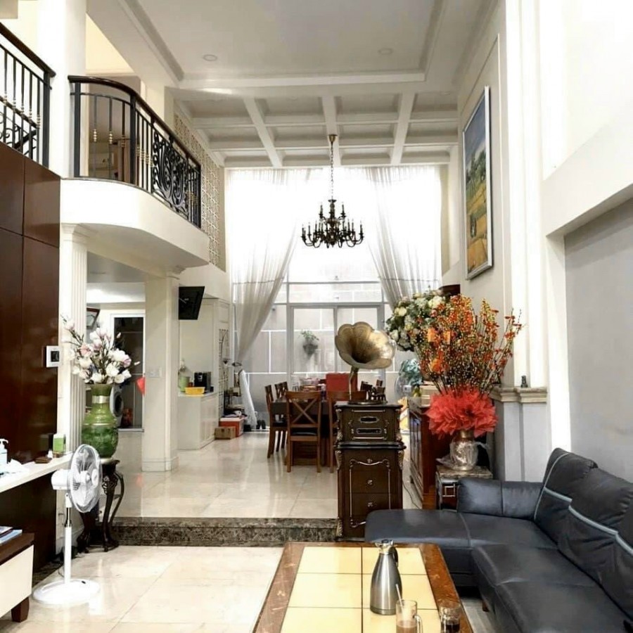 Bán biệt thự 130m2 (6x22) Lê Văn Sỹ Phường 1 Tân Bình - hầm, trệt, 3 lầu, có gara để xe. Giá 17.8tỷ