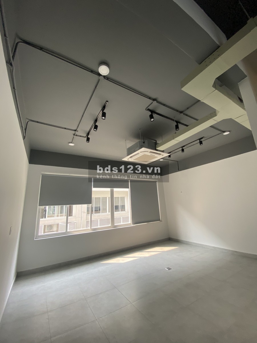 Cho thuê căn nhà phố thương mại Sari town hoàn thiện có thang máy giá 88tr LH 0909246874