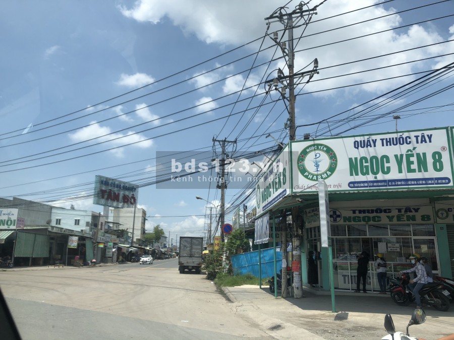 Bán 125m2 giá 1.25 tỷ ngay trung tâm thương mại - KDC Tân Tạo