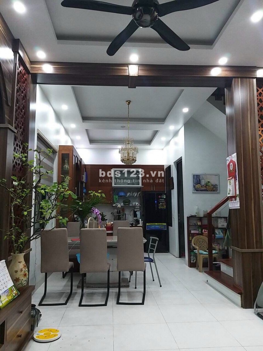Bán nhà phố Kim Sơn, ph Tân Bình, TP HD 94.7m2, mt 6m, 3 tầng, 3.65 tỷ, gara