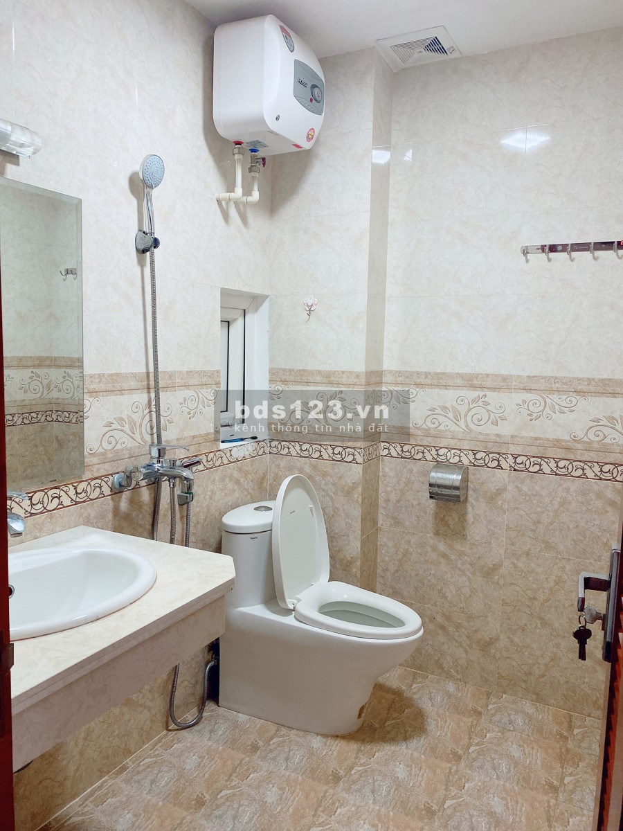 Mình bán nhà mới đẹp Nam Dư, 46m2x 5 tầng, giá 3.35 tỷ. Có gia lộc.