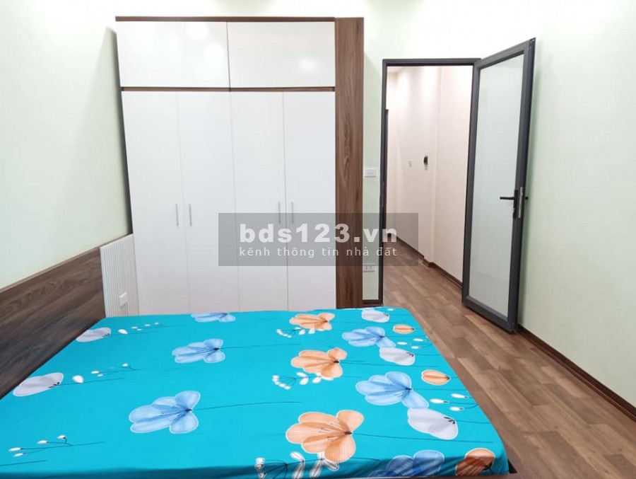 Chuyển Nhà Bán Gấp Nhà Đội Cấn 35m2 5 tầng 3.5 mặt tiền giá 3.25 tỷ