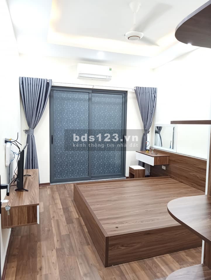 Chuyển Nhà Bán Gấp Nhà Đội Cấn 35m2 5 tầng 3.5 mặt tiền giá 3.25 tỷ