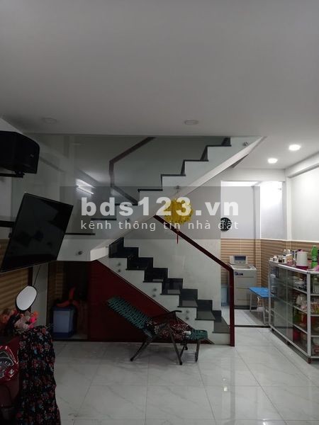 NHÀ BÁN HẺM 1/ LẠC LONG QUÂN 48m2(4.8x10)GIÁ CHỈ 4.9 TỶ