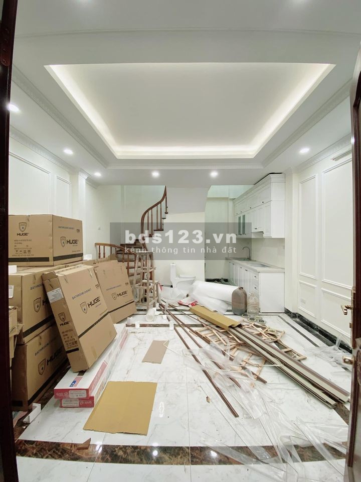 Bán nhà Sài Đồng Lô góc Thoáng sáng, dt 36m2 x 5 tầng 3.3 tỷ