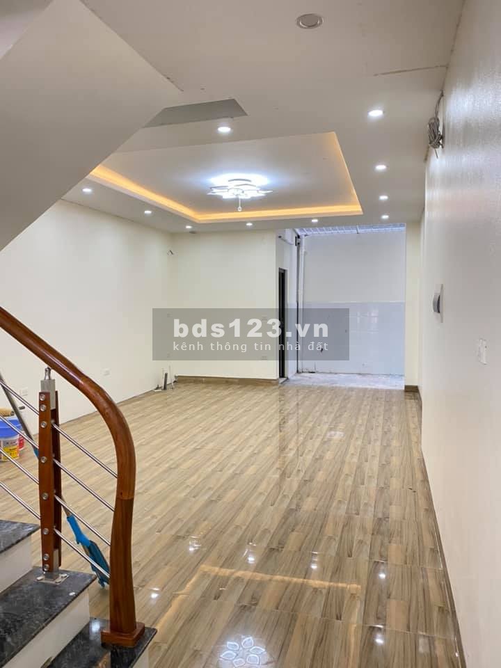 Bán nhà Tứ Hiệp, Thanh Trì, 54m2, MT 4.2m, ô tô đỗ cửa, sát chợ Văn Điển, 3,33 tỷ