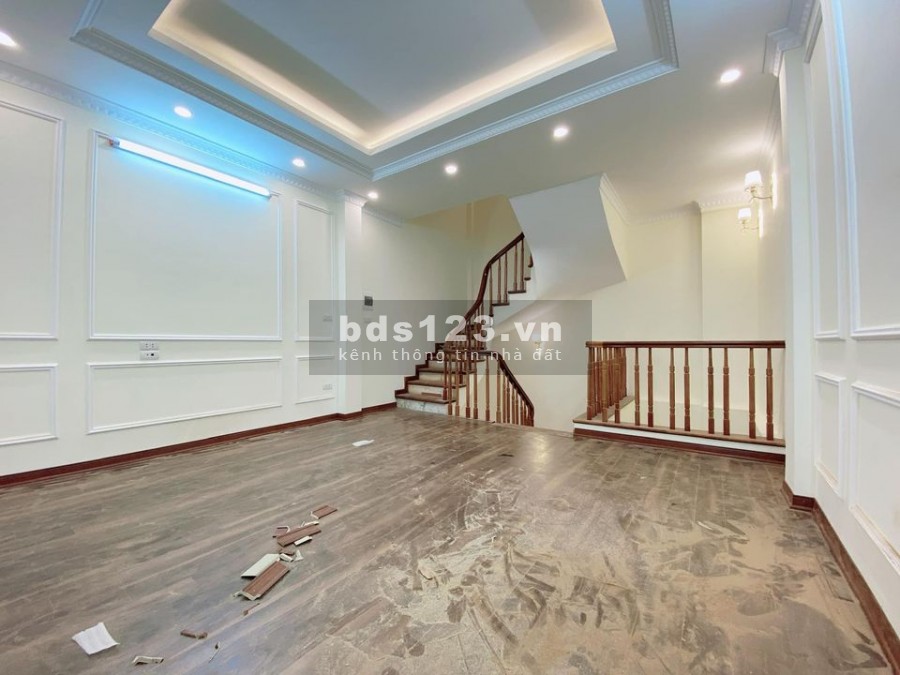 Bán nhà Sài Đồng Lô góc Thoáng sáng, dt 36m2 x 5 tầng 3.3 tỷ