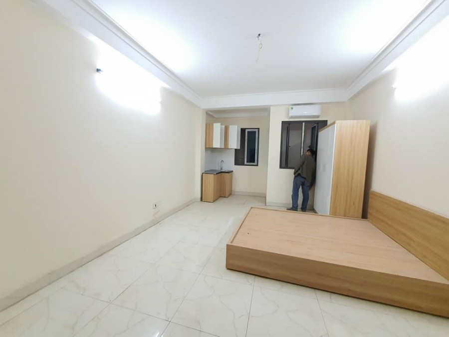 7 TẦNG THANG MÁY XỊN SÒ PHỐ NGUYỄN VĂN CỪ LONG BIÊN KINH DOANH ĐỈNH Ô TÔ VÀO NHÀ