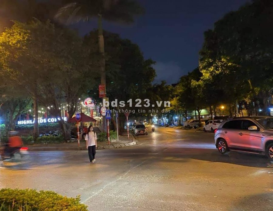 Nhà 50m 6T đất phân lô dịch vụ Xa La vỉa hè ô tô tránh kinh doanh đỉnh giá 6,9 tỷ