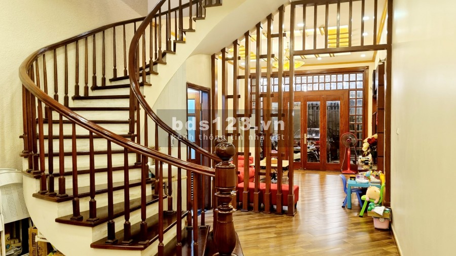 Chính chủ bán nhà phố Lưu Hữu Phước 122m2, 4T, 4.5m MT, 20.5 Tỷ, LH 0839844444