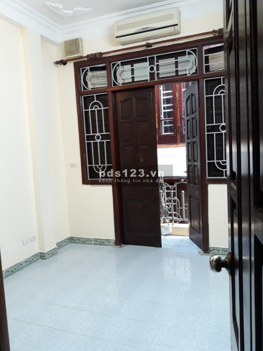 Bán gấp nhà Ngõ Phố Kim Hoa, Gần hồ 3 mẫu, 32/35m2, 4 tầng, giá 4,2 tỷ.