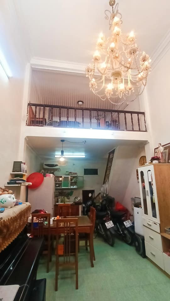 GẤP. BÁN NHÀ NGÕ 204 PHỐ TÔN ĐỨC THẮNG, ĐỐNG ĐA, 35M, 3 TẦNG, MT 4M, GIÁ 3 TỶ ( 0395454603)