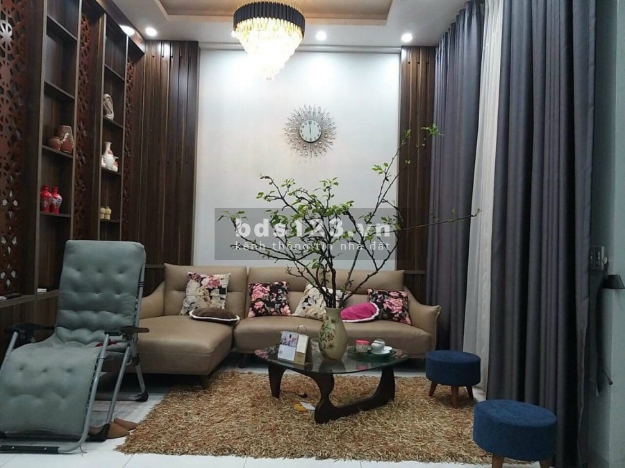 Bán nhà phố Kim Sơn, ph Tân Bình, TP HD 94.7m2, mt 6m, 3 tầng, 3.65 tỷ, gara