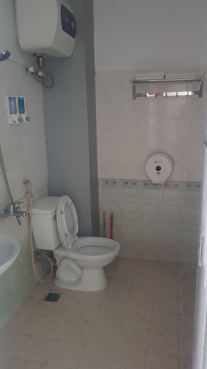 Sang nhượng lại nhà nghỉ Vân Khánh, 189 Nguyễn Hoàng Tôn, Xuân La, DT100m2x4.5 tầng Giá 350 triệu LH 0966668134