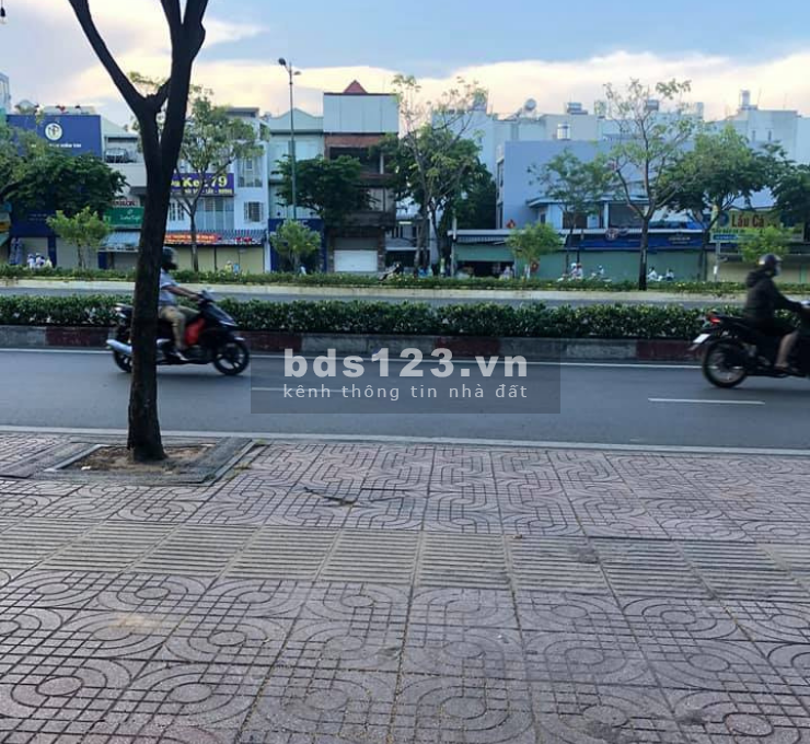 Bán nhà 5m MT Phạm Văn Đồng, P.11, BT 24m2(4.5x5) chỉ 2,8 tỷ TL