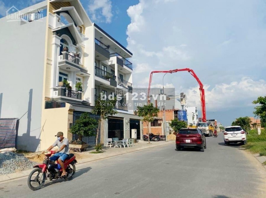 Bán đất 130m2, SHR, đường nhựa trước nhà 16m, xã Phạm Văn Hai, Huyện Bình Chánh