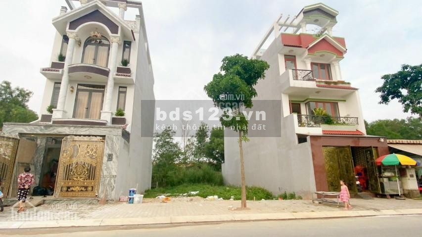 Bán đất 130m2, SHR, đường nhựa trước nhà 16m, xã Phạm Văn Hai, Huyện Bình Chánh