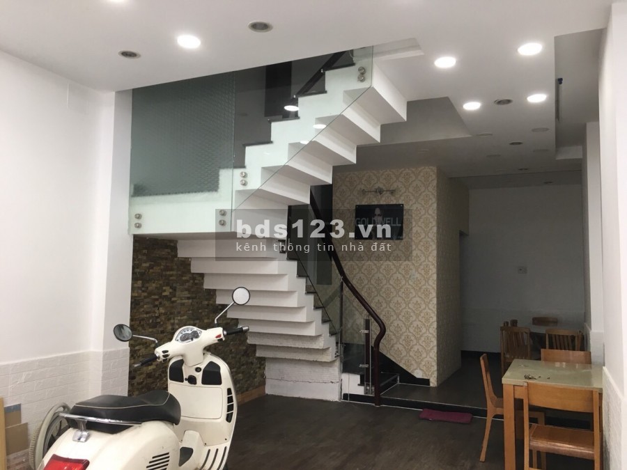 Bán nhà HXT Nguyễn Thị Tần P2 Q8, 4x12.5m, trệt 3 lầu, 9 tỷ