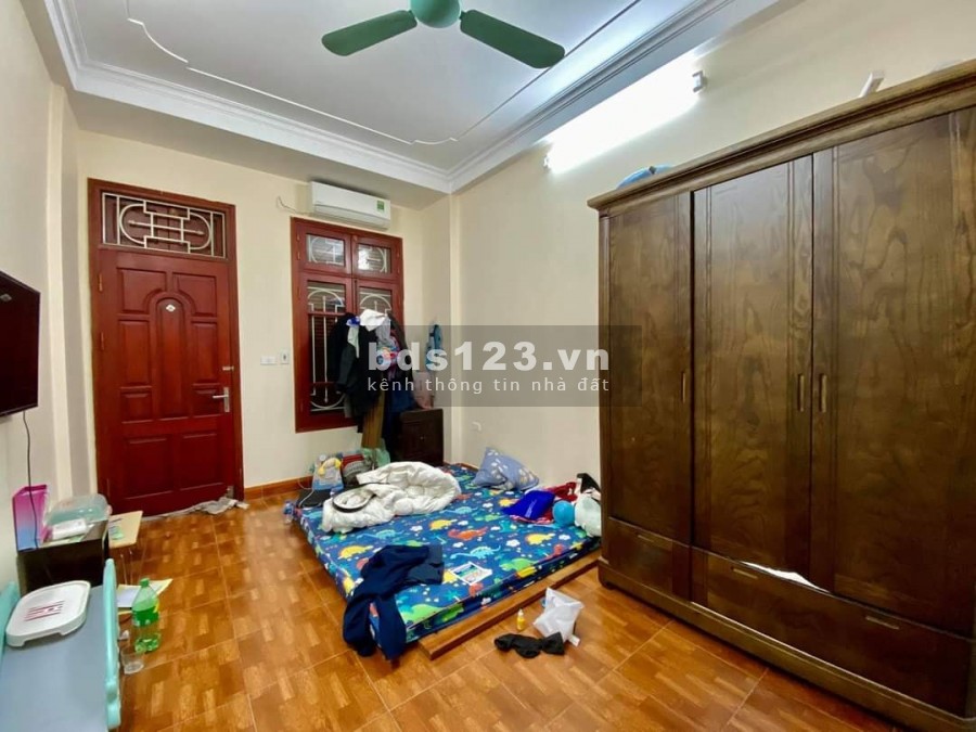 GẦN PHỐ GARA 7 CHỖ Ô TÔ TRÁNH MẶT TIỀN KHỦNG VỈA HÈ RỘNG PHÂN LÔ Ở LUÔN