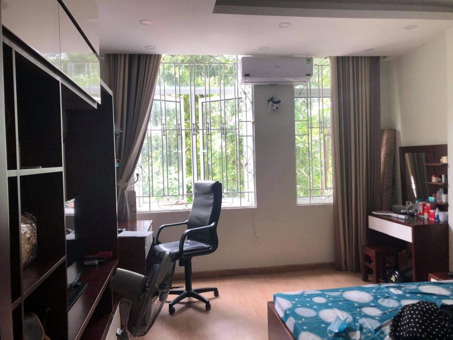 Tây Sơn, phân lô, ô tô, 6 phòng, 40m2, cho thuê 22tr/tháng, giá 4 tỷ 5. LH 0975823216