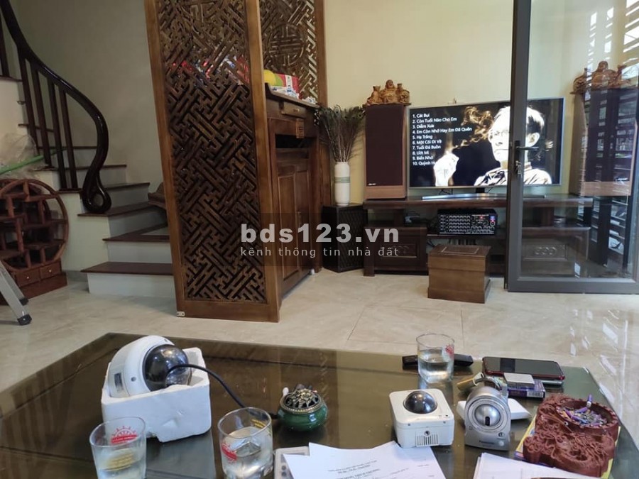 Bán nhà Thạch bàn,Long biên 5 tầng MT 5,3m, oto 7 chỗ đỗ