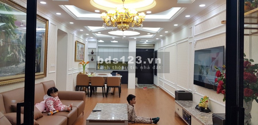 Bán căn hộ chung cư 71 Nguyễn Chí Thanh nhà đẹp 127m2, 3PN, 2WC giá 4.45 tỷ có Thương lượng liên hệ 0986128415