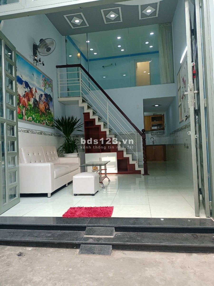Cần tiền bán gấp nhà chợ thới tứ hóc môn giá 920 triệu
