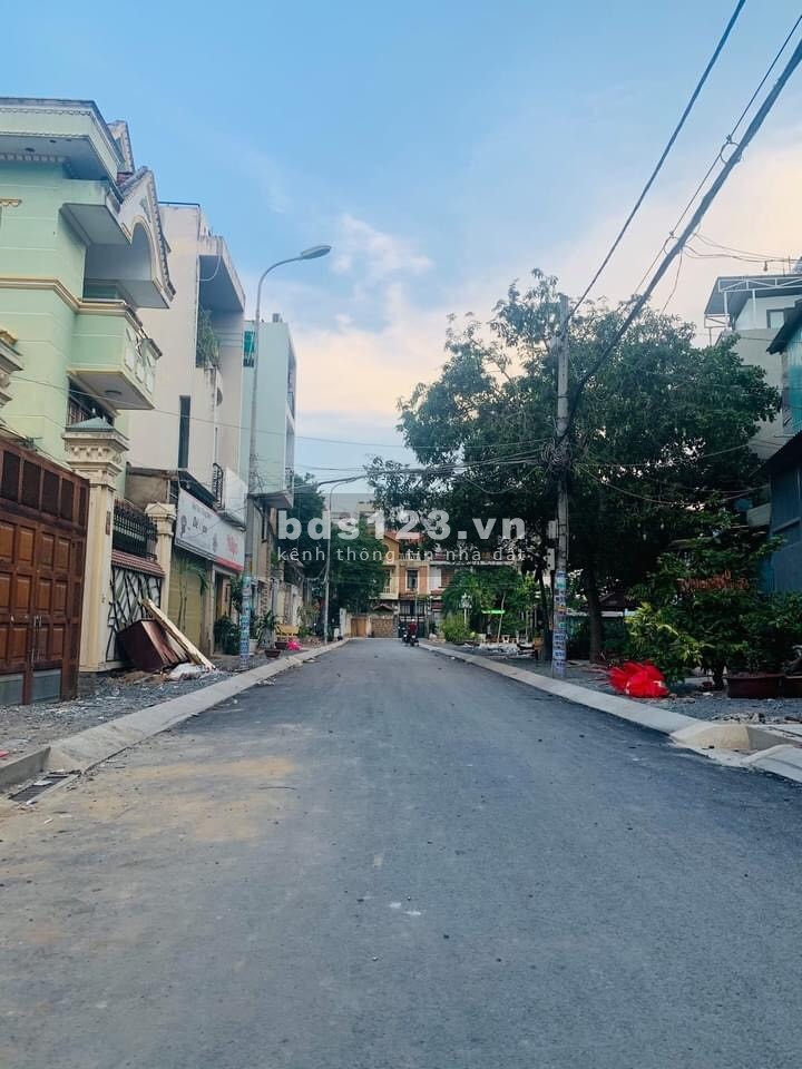 GÒ VẤP, DƯƠNG QUẢNG HÀM, BÁN NHÀ VỊ TRÍ ĐẸP, TS 4x15m CN 60m2