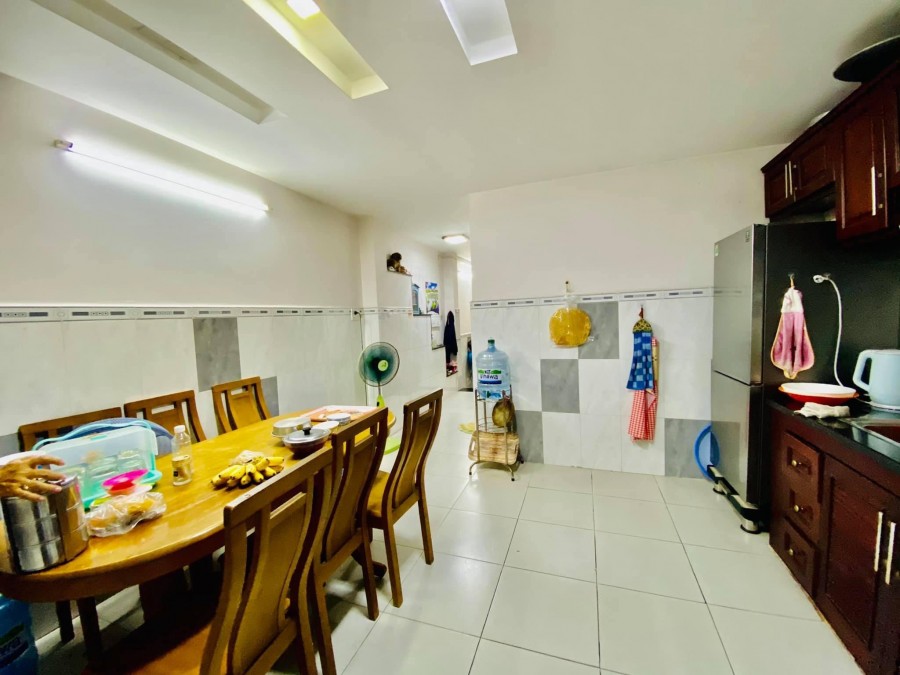 Bán Nhà Tân Bình 62m2 5 tầng Giá 9,8 tỷ Hạ Giá Sốc . Cần Bán Gấp
