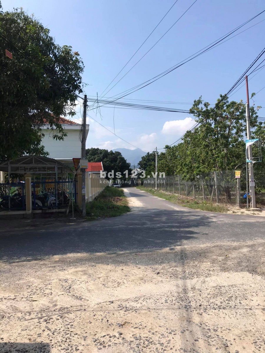 Đất đẹp full thổ sát UBND xã Cam Hải Tây, cách Quốc Lộ 1A chỉ 300m