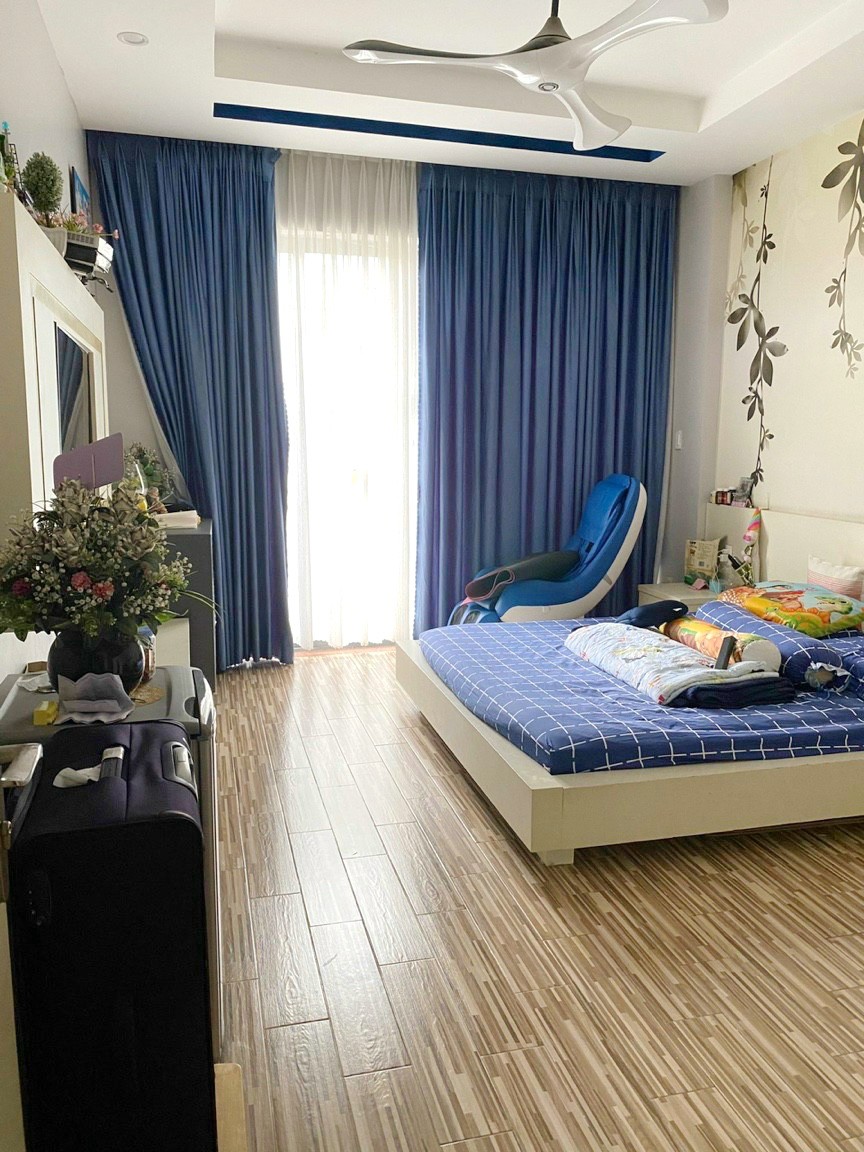 Nhà (3.9 x 15m) 2 lầu, mặt tiền Âu Dương Lân P2 Q8