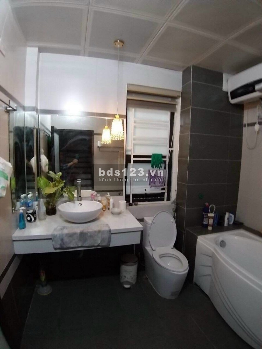 Bán nhà phố Kim Sơn, ph Tân Bình, TP HD 94.7m2, mt 6m, 3 tầng, 3.65 tỷ, gara