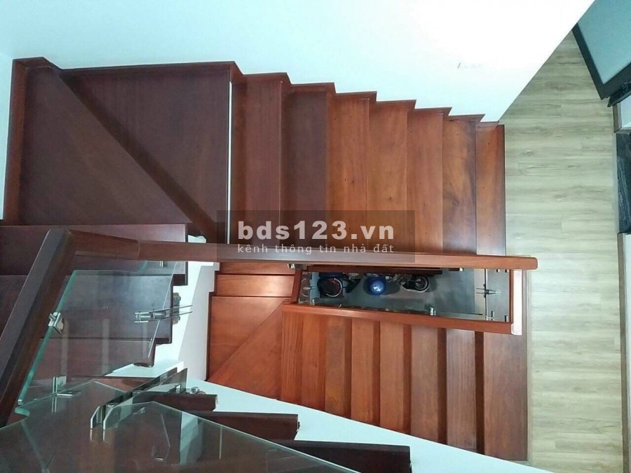 Bán nhà phố Kim Sơn, ph Tân Bình, TP HD 94.7m2, mt 6m, 3 tầng, 3.65 tỷ, gara