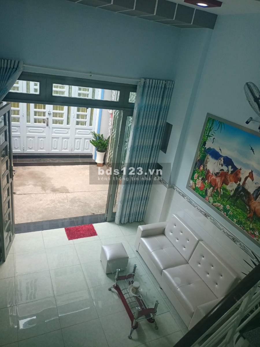Cần tiền bán gấp nhà chợ thới tứ hóc môn giá 920 triệu