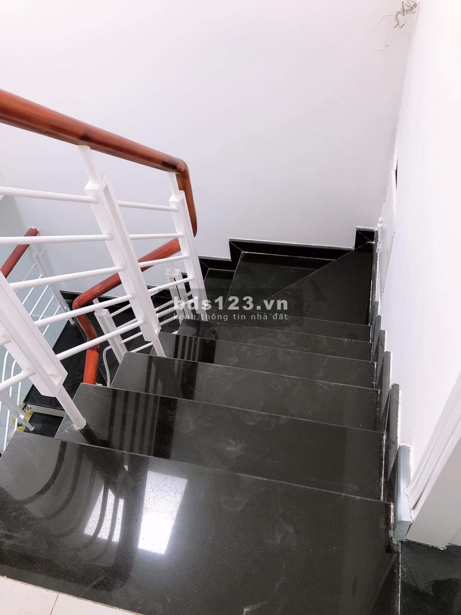 Chính chủ bán gấp nhà đẹp 3,3x12 1 trệt 1 lầu tại 69/28 Lý Thường Kiệt P4 Gò Vấp