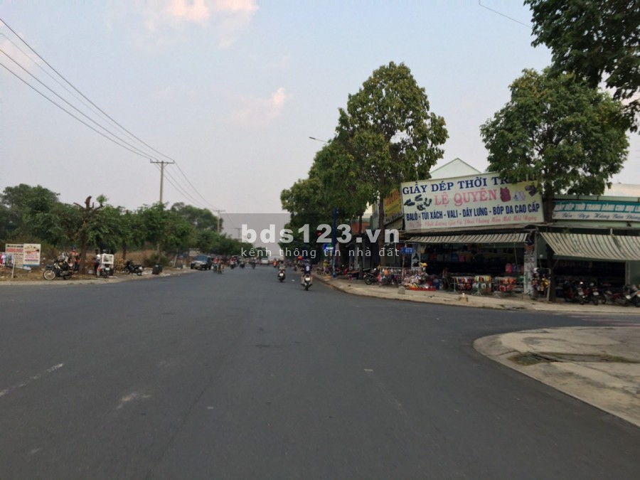 CẦN TIỀN TRẢ NỢ NGÂN HÀNG, TÔI ( CHÍNH CHỦ ) CẦN BÁN GẤP LÔ ĐẤT 300M2 , VỊ TRÍ TÌM NĂNG,gần chợ,trường học