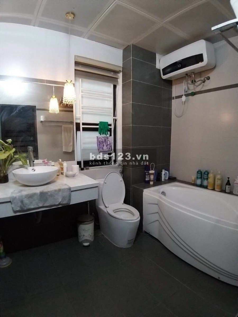 Bán nhà phố Kim Sơn, ph Tân Bình, TP HD 94.7m2, mt 6m, 3 tầng, 3.65 tỷ, gara