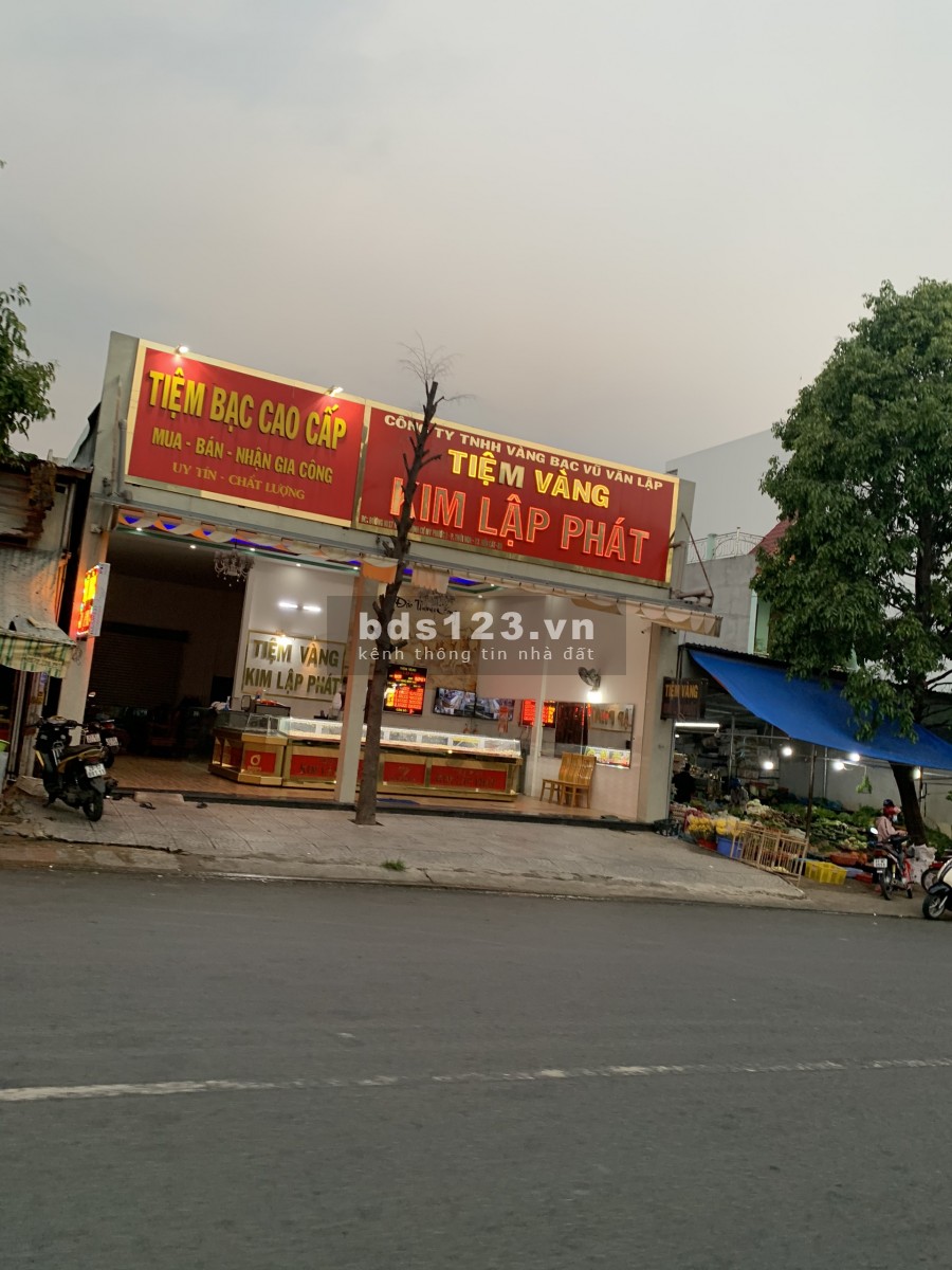 CẦN TIỀN TRẢ NỢ NGÂN HÀNG, TÔI ( CHÍNH CHỦ ) CẦN BÁN GẤP LÔ ĐẤT 300M2 , VỊ TRÍ TÌM NĂNG,gần chợ,trường học