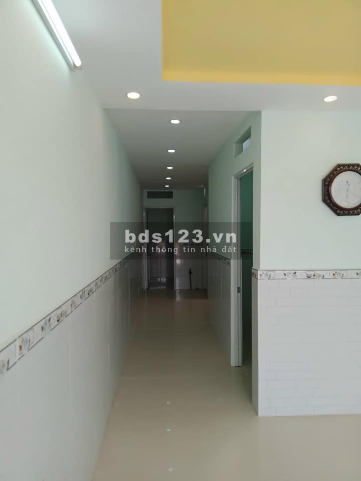 Bán nhà đường Lê Hồng Phong Quận 10 3 tầng 10m2 970 triệu - 0798919986