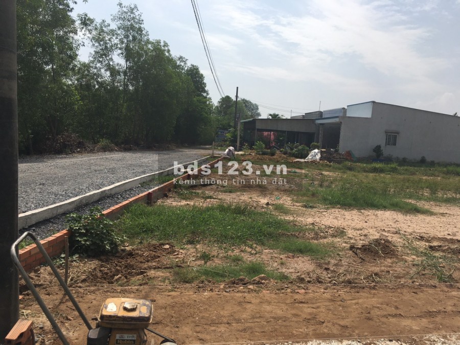 Chủ cần bán gấp lô đất 2MT 3279m2 Đức Hòa Thượng, giá 7,5 tỷ SHR