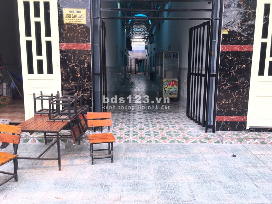 KHÔNG NGƯỜI QUẢN LÝ GIA ĐÌNH TÔI CẦN BÁN GẤP 2 DÃY NHÀ TRỌ ngay TT Thương Mại TX Bến Cát