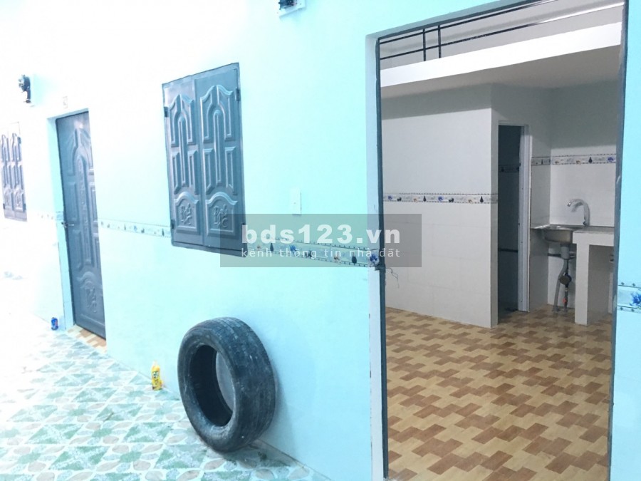 KHÔNG NGƯỜI QUẢN LÝ GIA ĐÌNH TÔI CẦN BÁN GẤP 2 DÃY NHÀ TRỌ ngay TT Thương Mại TX Bến Cát