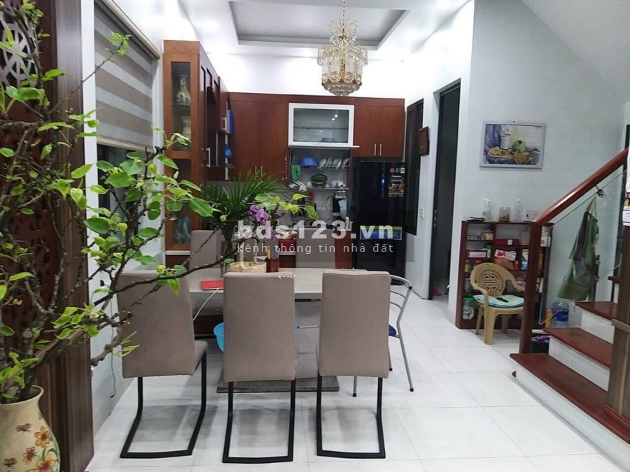 Bán nhà phố Kim Sơn, ph Tân Bình, TP HD 94.7m2, mt 6m, 3 tầng, 3.65 tỷ, gara