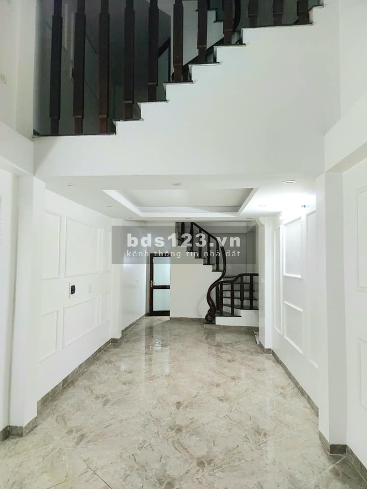 Bán nhà riêng tại Khương Đình, Hà Nội, 40m2 x 6 tầng, giá 5.2 tỷ.
