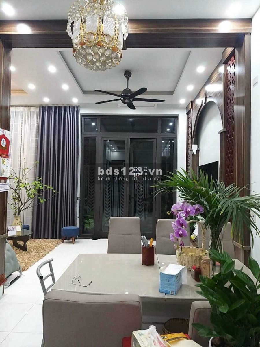 Bán nhà phố Kim Sơn, ph Tân Bình, TP HD 94.7m2, mt 6m, 3 tầng, 3.65 tỷ, gara