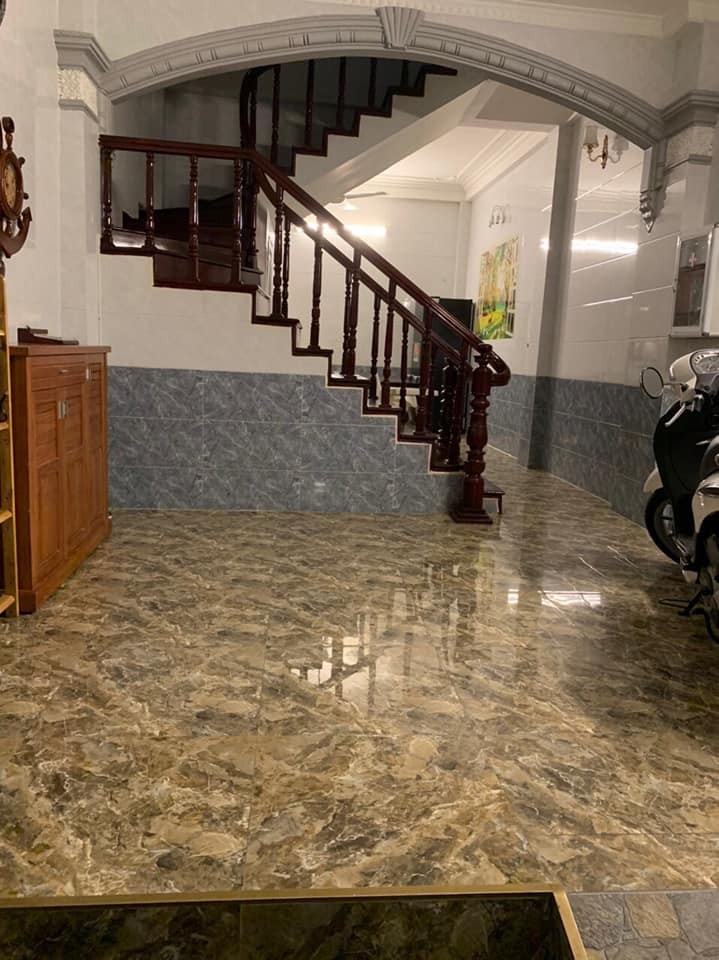 Bán gấp nhà phố Hoàng Mai, DT 45Mx 5 Tầng, ở ngay, nội thất sang, 3.3 tỷ