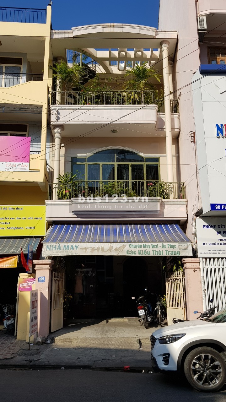 Bán nhà mặt tiền đường Phương Sài khu buôn bán sầm uất.
