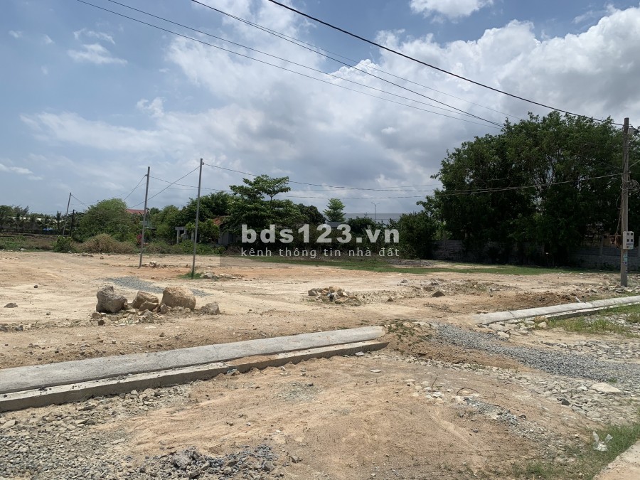 Bán nhanh lô đất cách mặt tiền ql51 30m