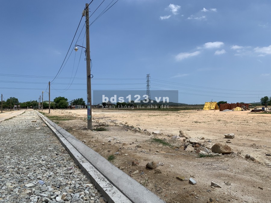 Bán nhanh lô đất cách mặt tiền ql51 30m